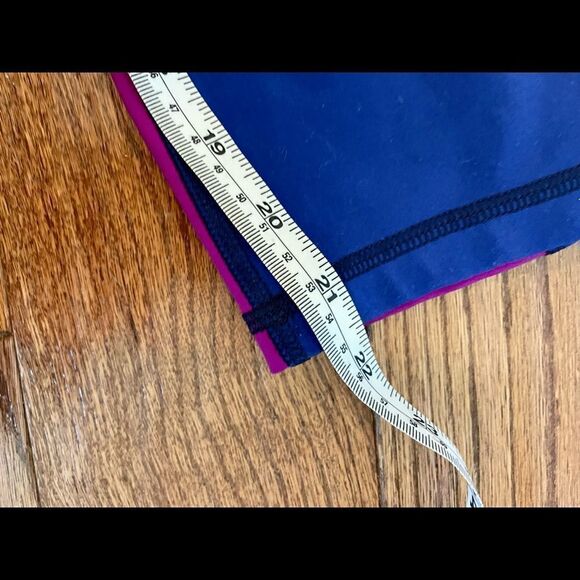 SALE Old navy active colorblock cropped leggings size medium - Picture 2 of 6